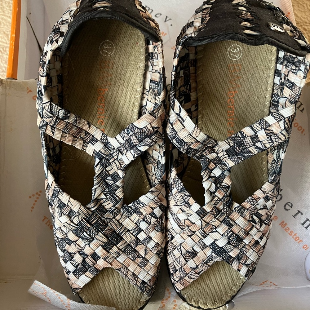 Women's Woven Sandals - Black and Cream